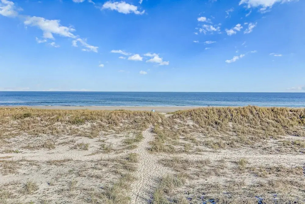 Bright & Sunny Oceanfront Getaway With Central AC & Pool