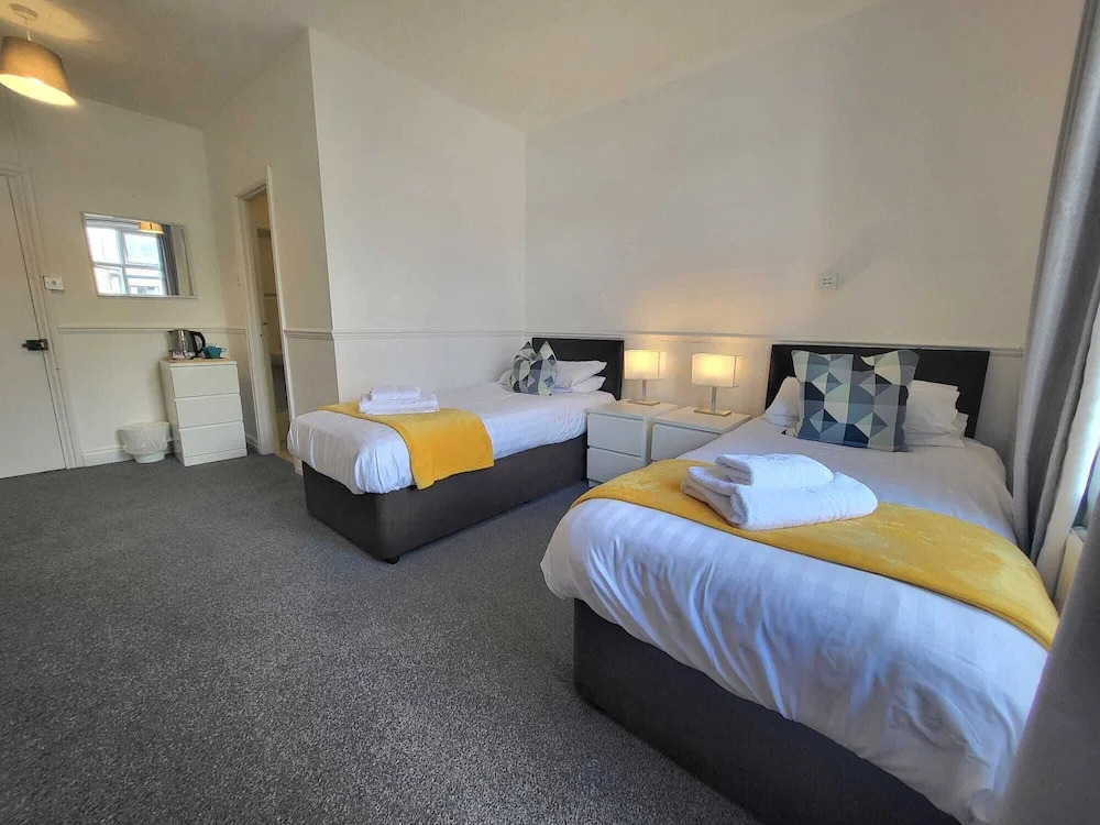 Beach Hotel Torbay B&B