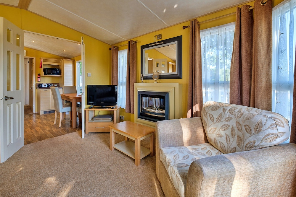 Holiday Home by UK Coast With Sea Views