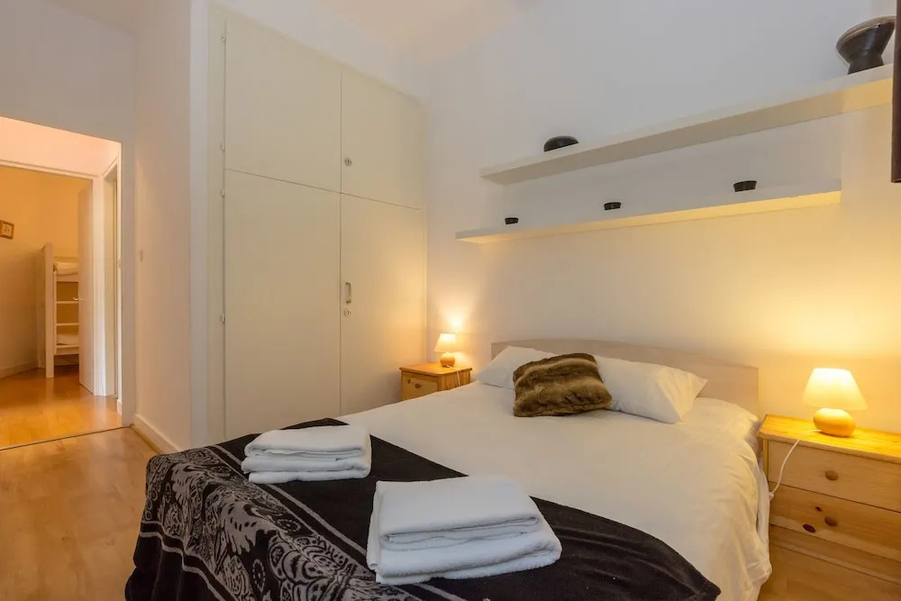 Summit Apartment