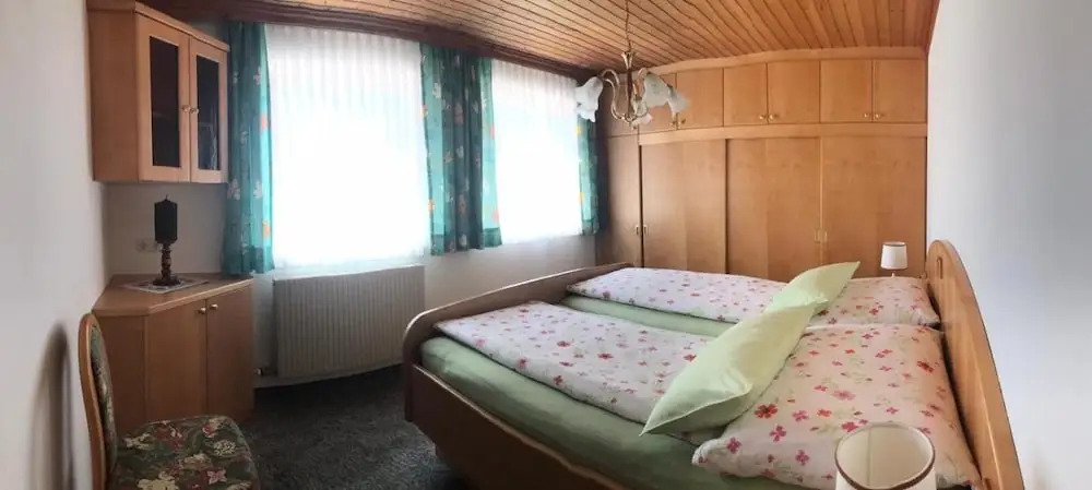 Charming Apartment in Goldegg, Austria - Mountain Views & Private Entrance