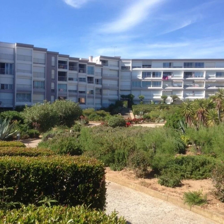 Studio in Sète, With Wonderful sea View and Enclosed Garden - 140 m Fr