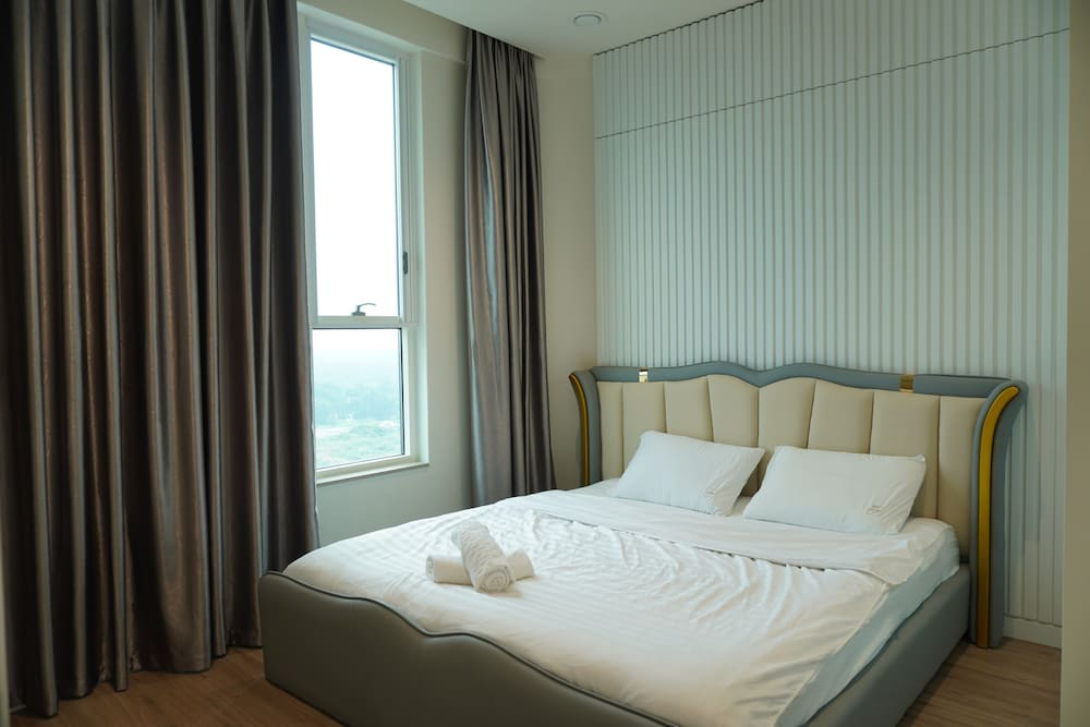 Nice Apartments at Thu Thiem Ziet River
