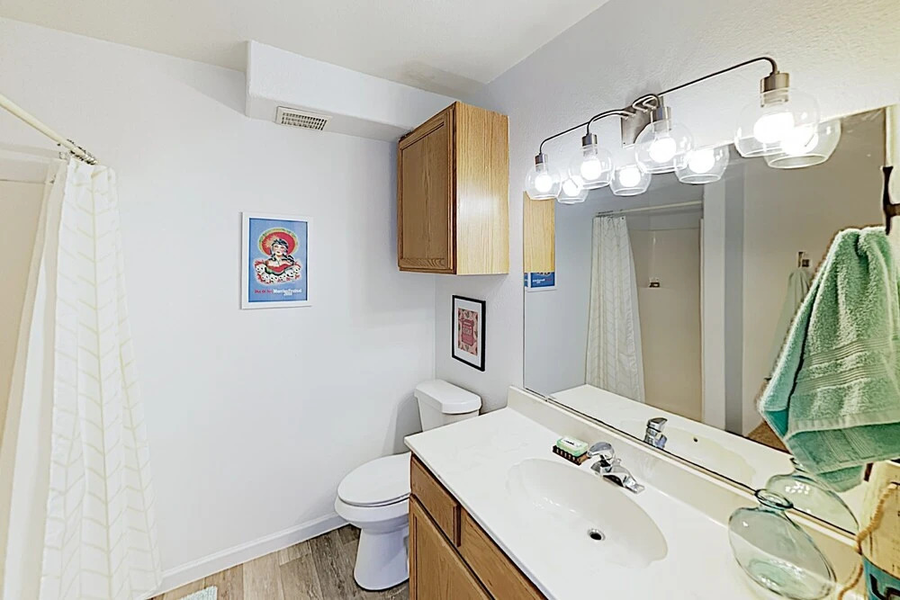New Listing! Updated : Pool, 1 Block To Beach 2 Bedroom Condo