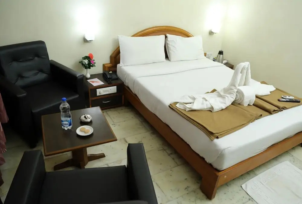 Senthil Residency