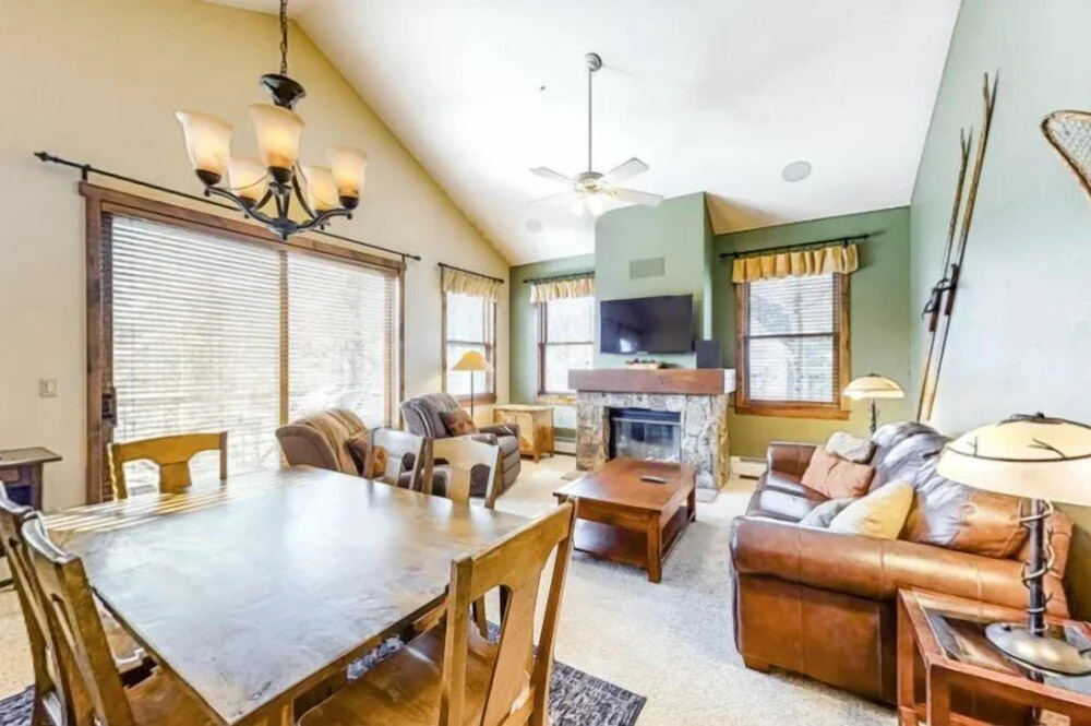 3 Bedroom Townhome in Downtown Breckenridge, off Main Street With Pool, and Hot Tubs
