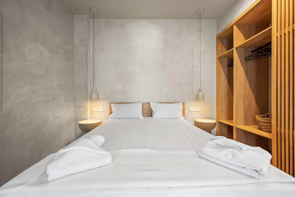 Nikos Apartments