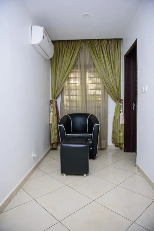 4 Bedroom Duplex-24Hrs Electricity/WIFI/Security