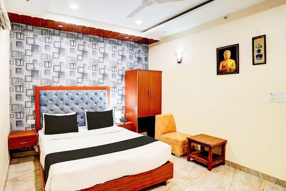 Cozy Stays Near Vishwanath Temple