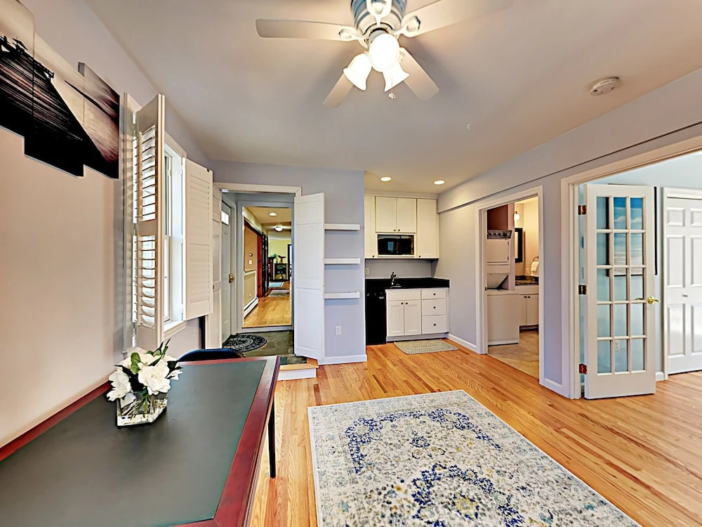 Quiet Family - 4 Br Home