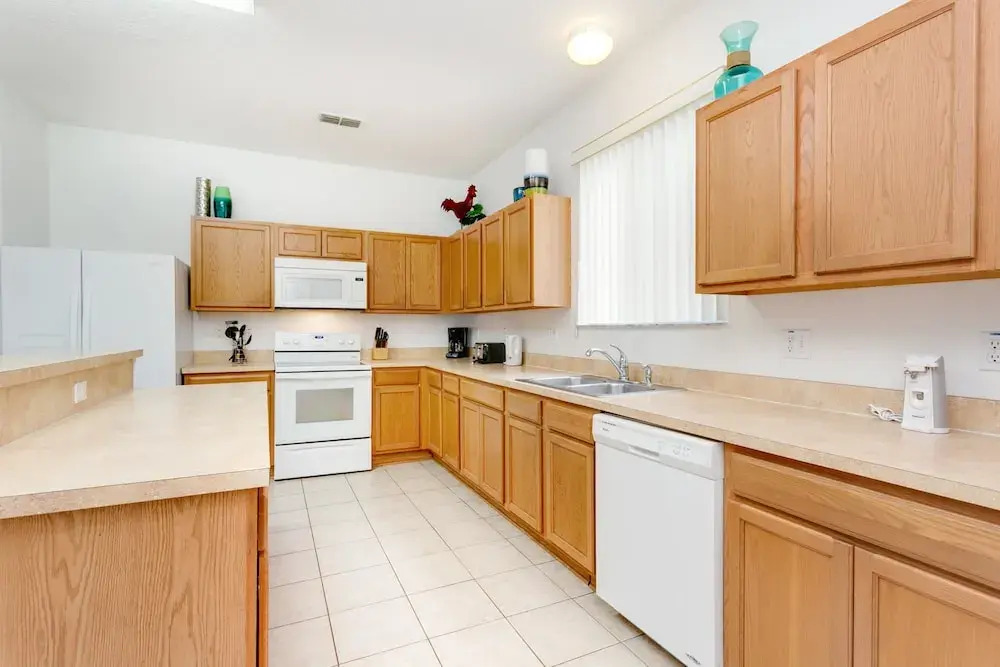 436 Aldridge Lane 6 Bedroom Executive Pool and Sp