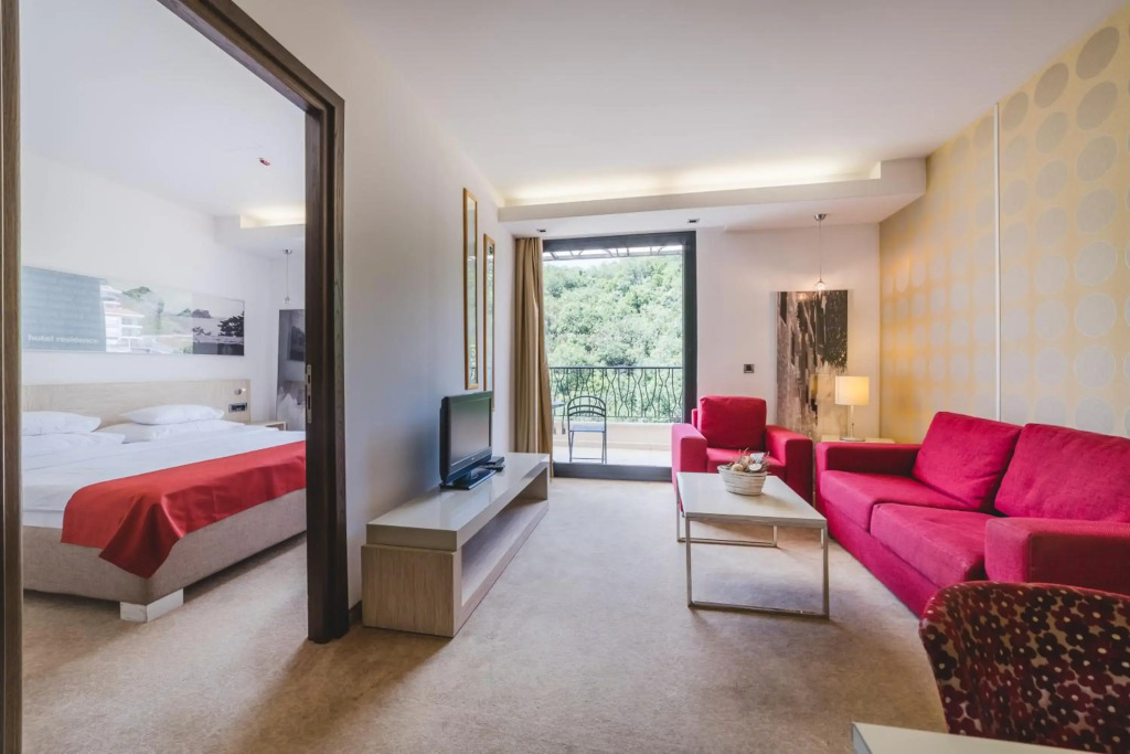 Hotel & Apartments HEC Residence