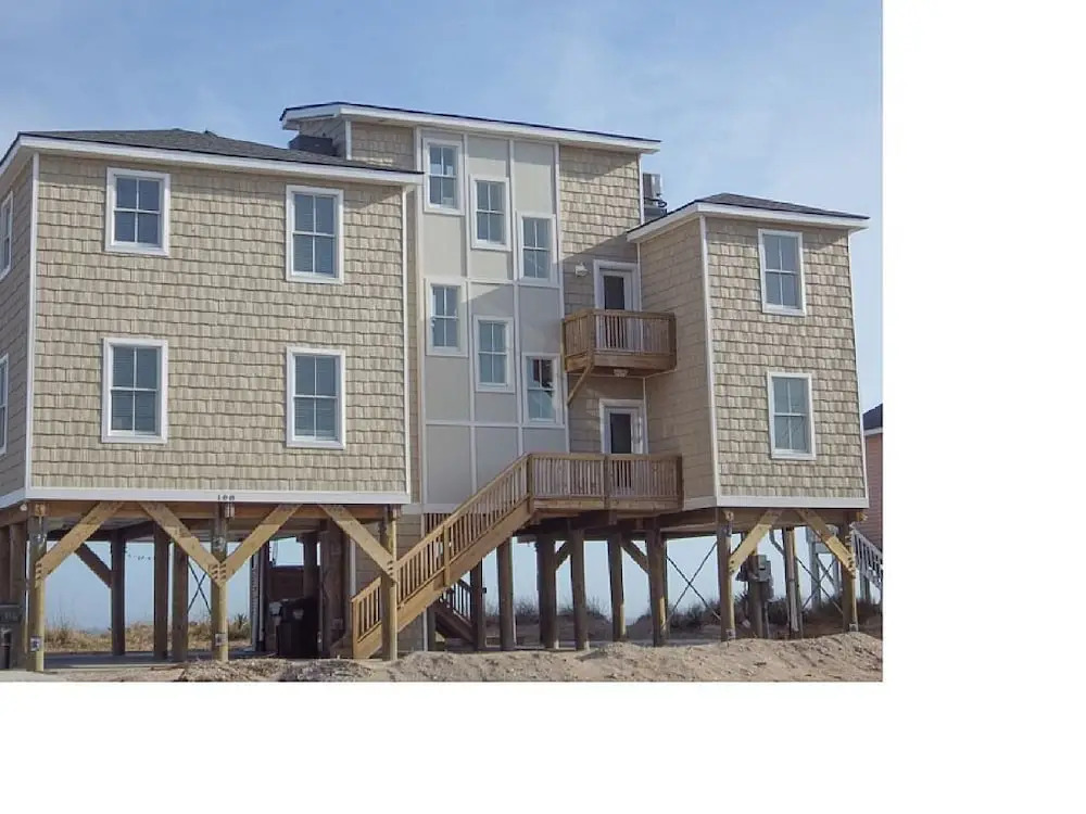 Moontide - 5 Br home by RedAwning