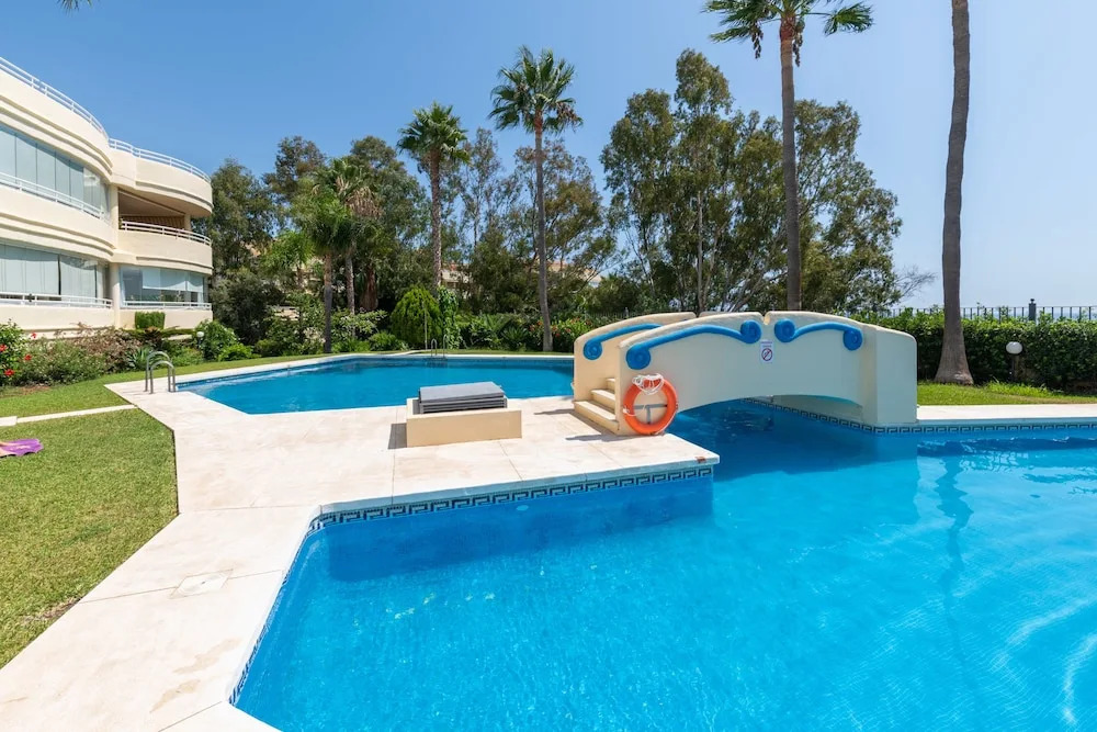 Costa Quebrada - Beachfront 3BR Apartment With Huge Terrace & Sea Views