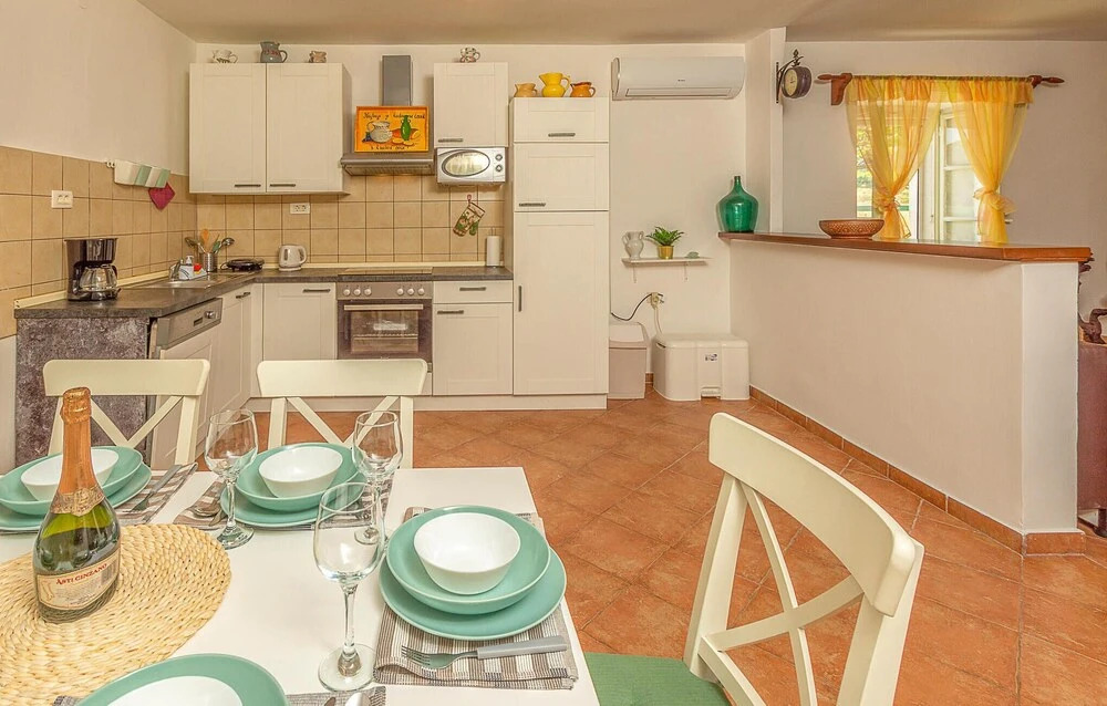 Beautiful Home in Nedescina With Wifi and 2 Bedrooms