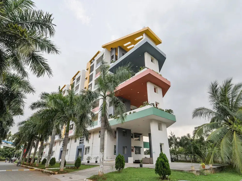 OYO 16653 Green City Service Apartment