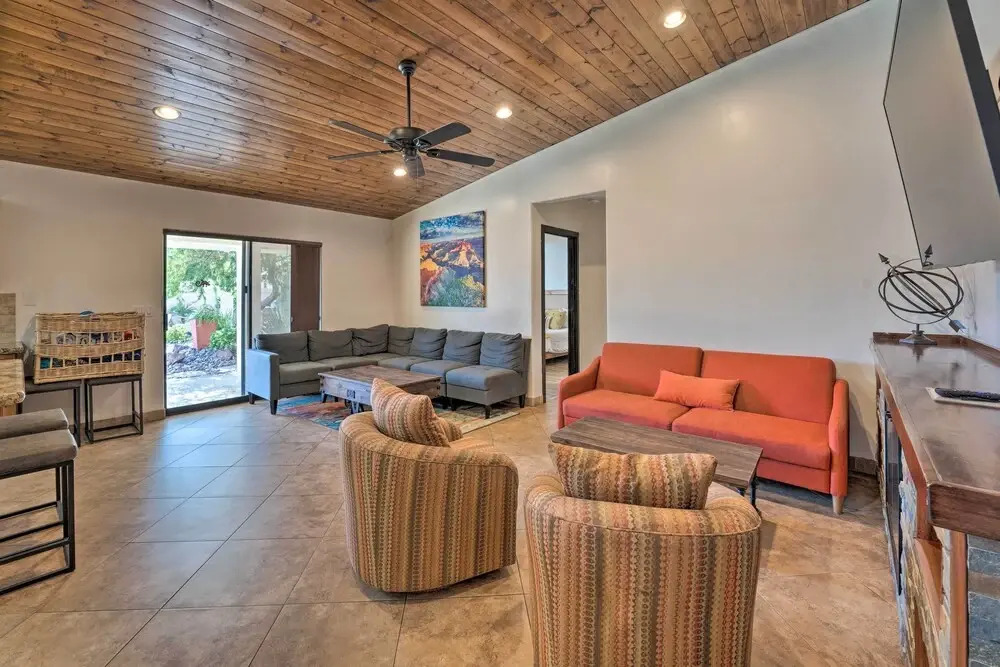 Pool & Game Room: Pet-friendly Lake Havasu Gem