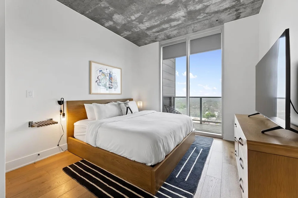 20th FL 1BR | Heated Pool | Gym | Bar | Balcony