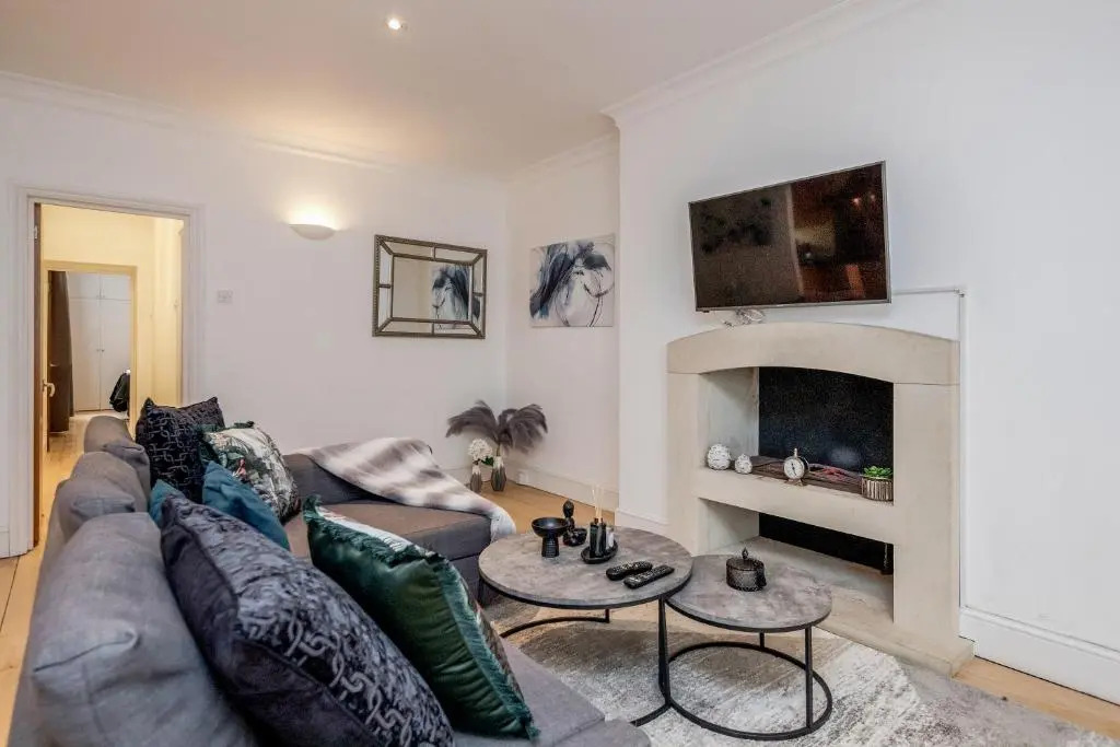 Earl's court 2 Bed Apartment Nevern Square 4
