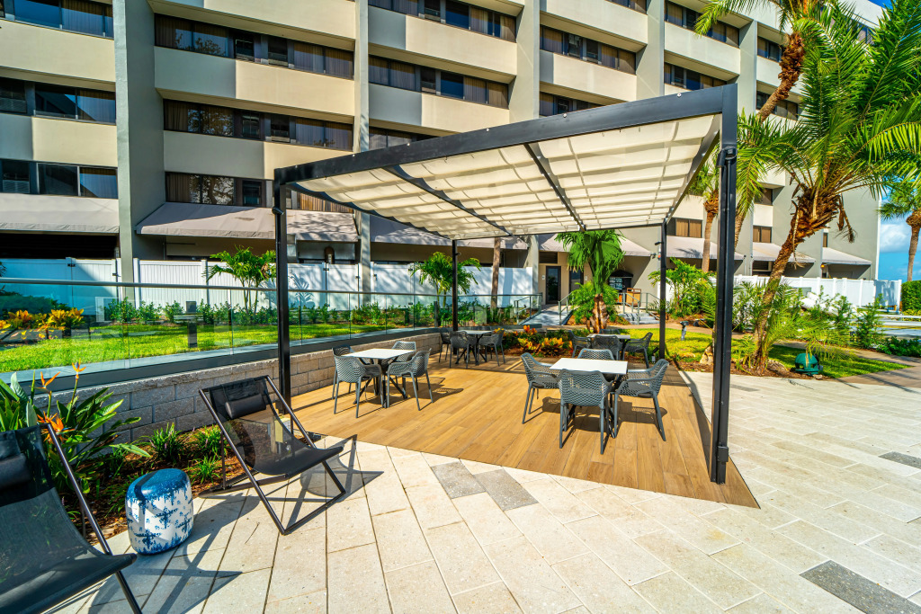DoubleTree by Hilton Tampa Rocky Point Waterfront