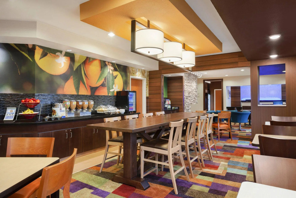 Fairfield Inn & Suites Lansing West