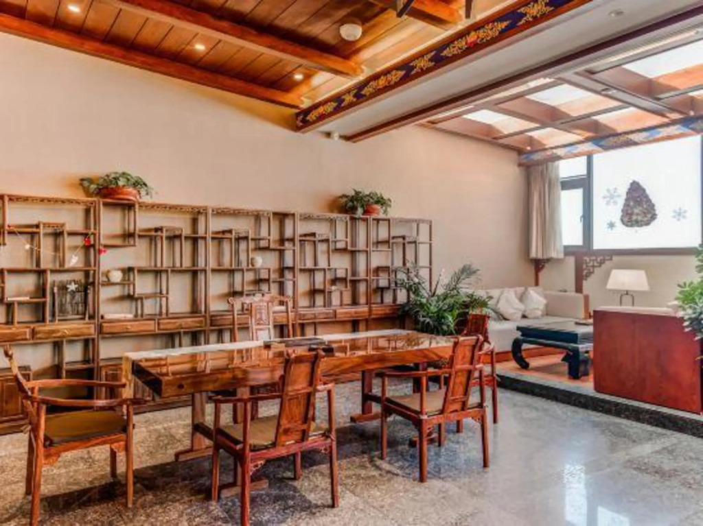 Tibet Hongyan  Hotel