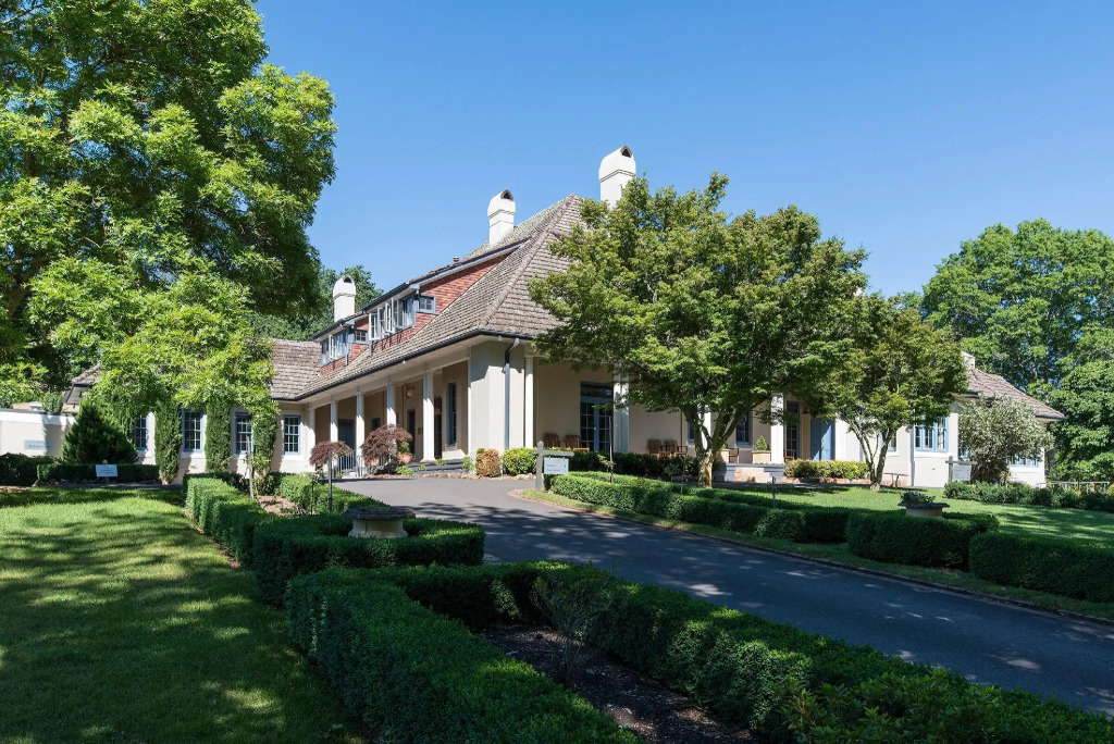 Peppers Manor House