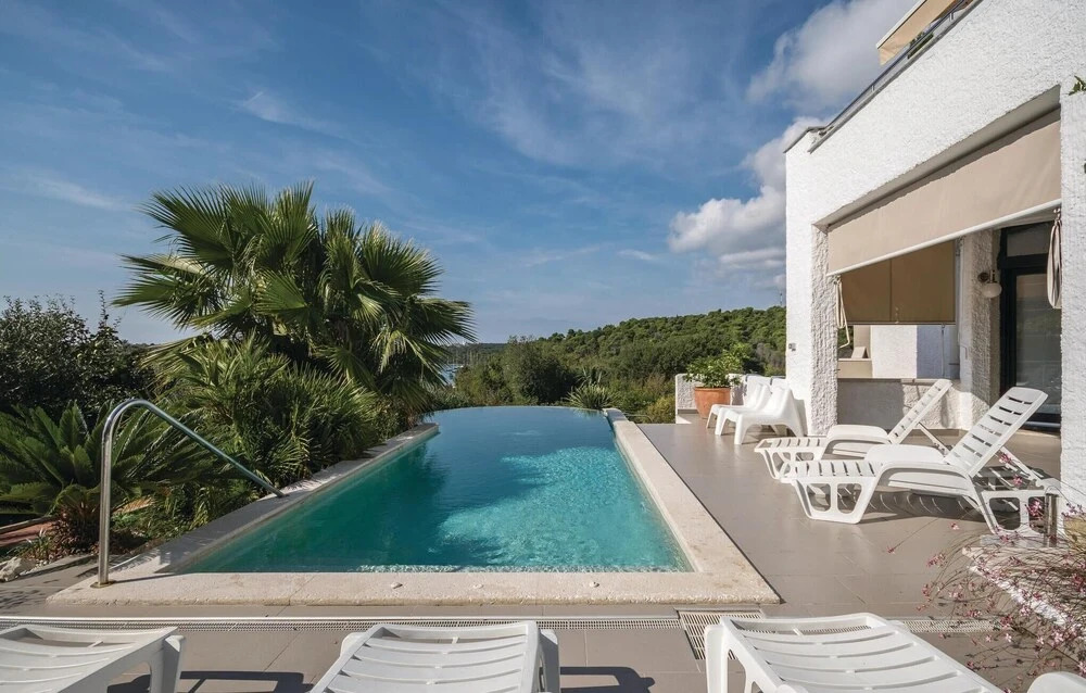 Beautiful Apartment in Pula With Outdoor Swimming Pool and Wifi