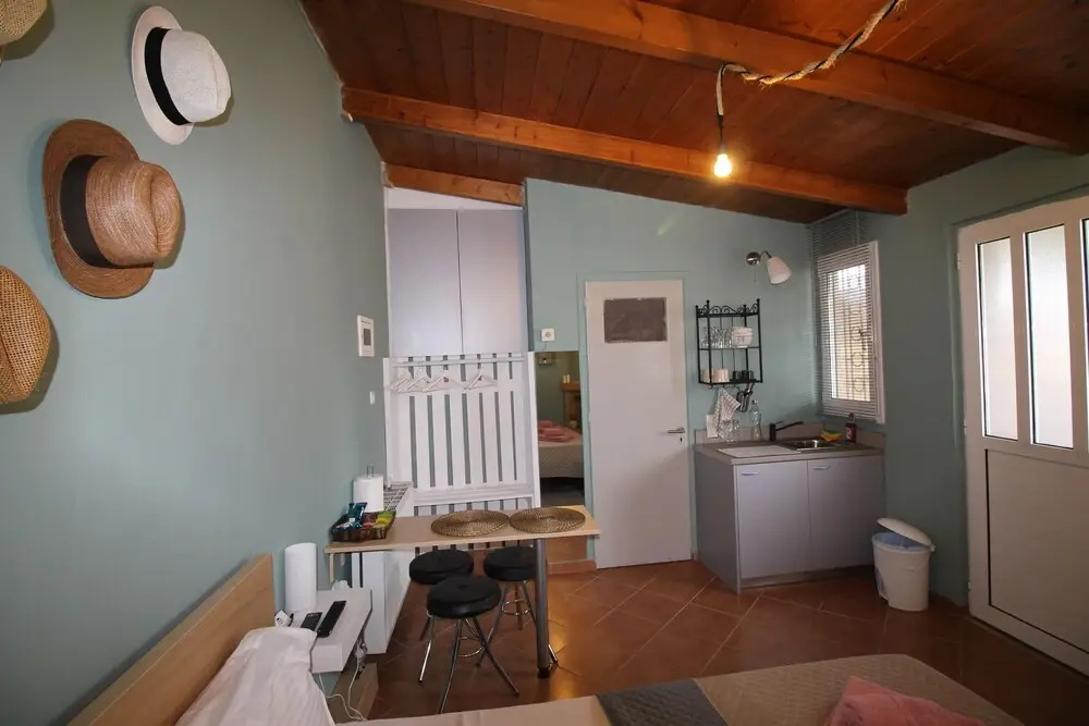 Pikinas Studios near ATH airport