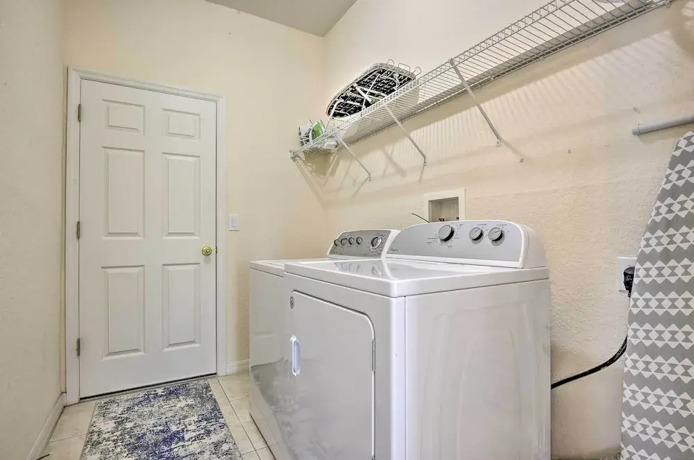 Disney Villa with Game Room and Pool - 10 Mi to Parks!