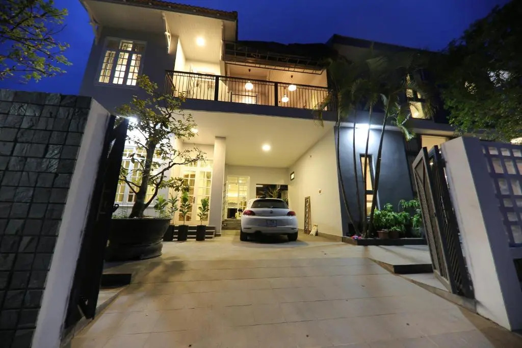 Hill Bungalow