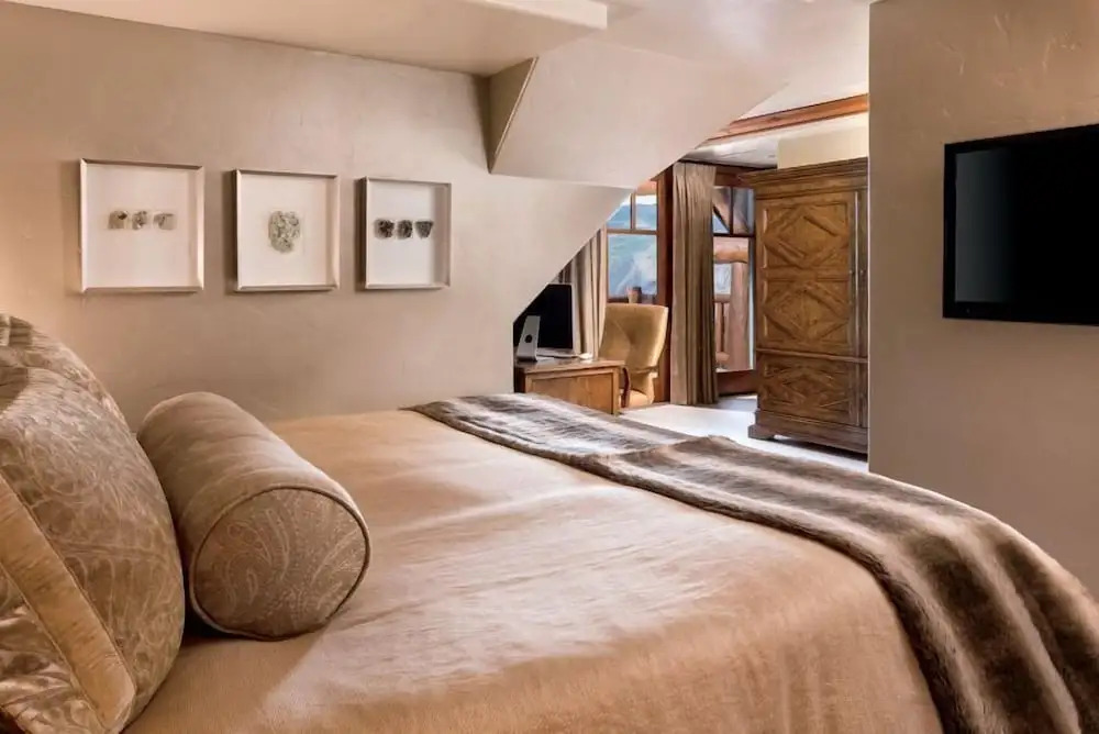 Bachelor Gulch Ritz-carlton 2 Bedroom Mountain Residence With Ski in, Ski out Access, Hot Tub, and Full Service Spa