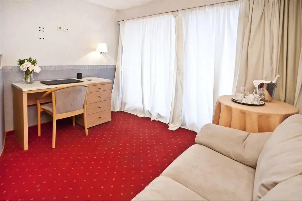Isthmia Prime Hotel