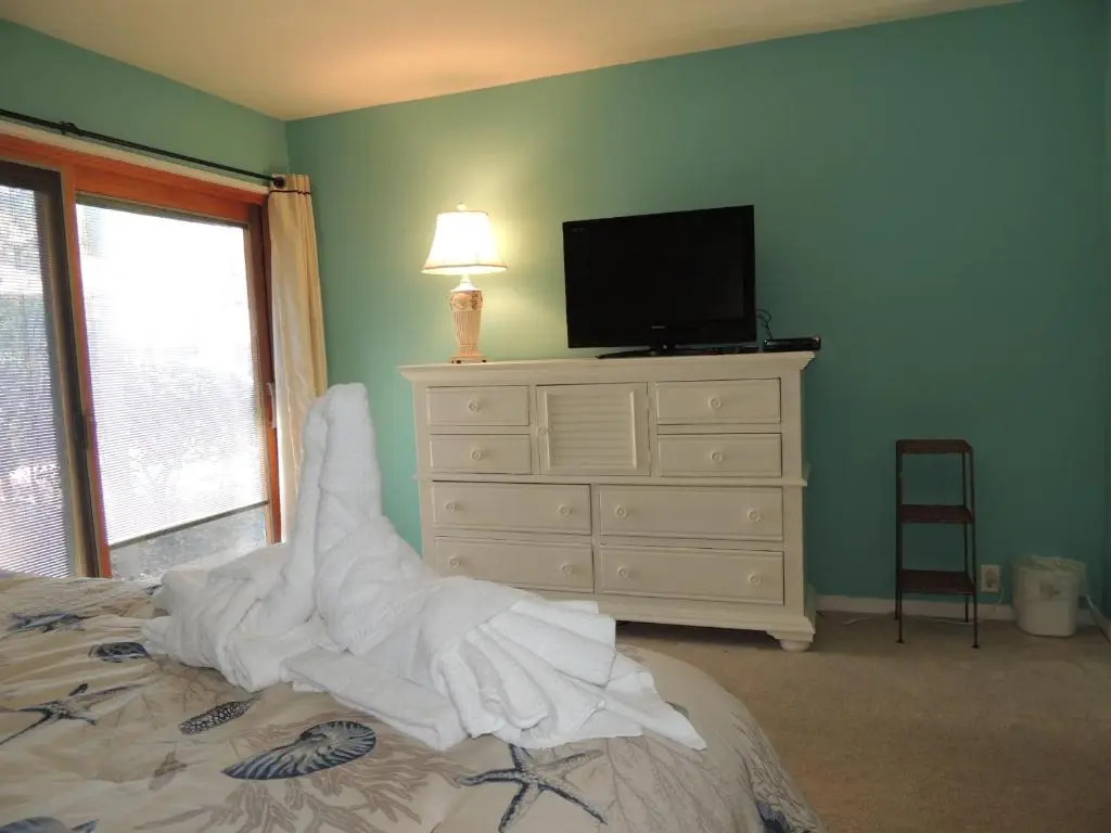37 Water Oak 2 BR Palmetto Dunes Condo