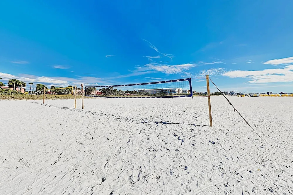 Waves 20 Condo - 2 Br condo by RedAwning