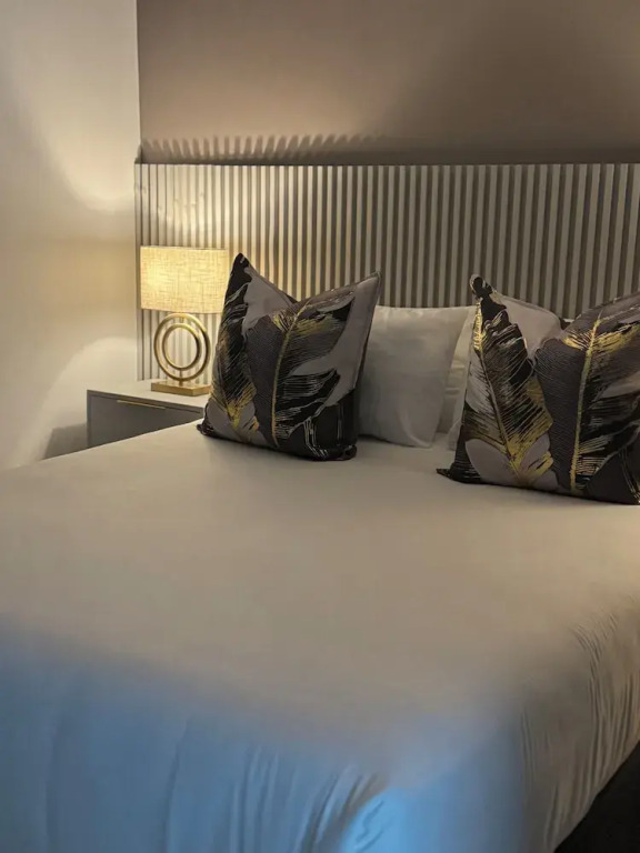 Lovely 2 Bedroom Apartment Near Monte Casino