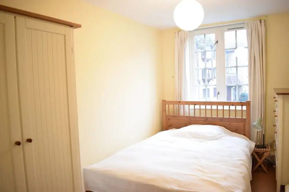 Calm 3 Bedroom Apartment in Wandsworth