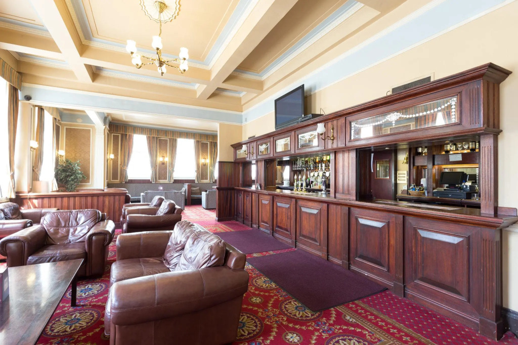 George Hotel