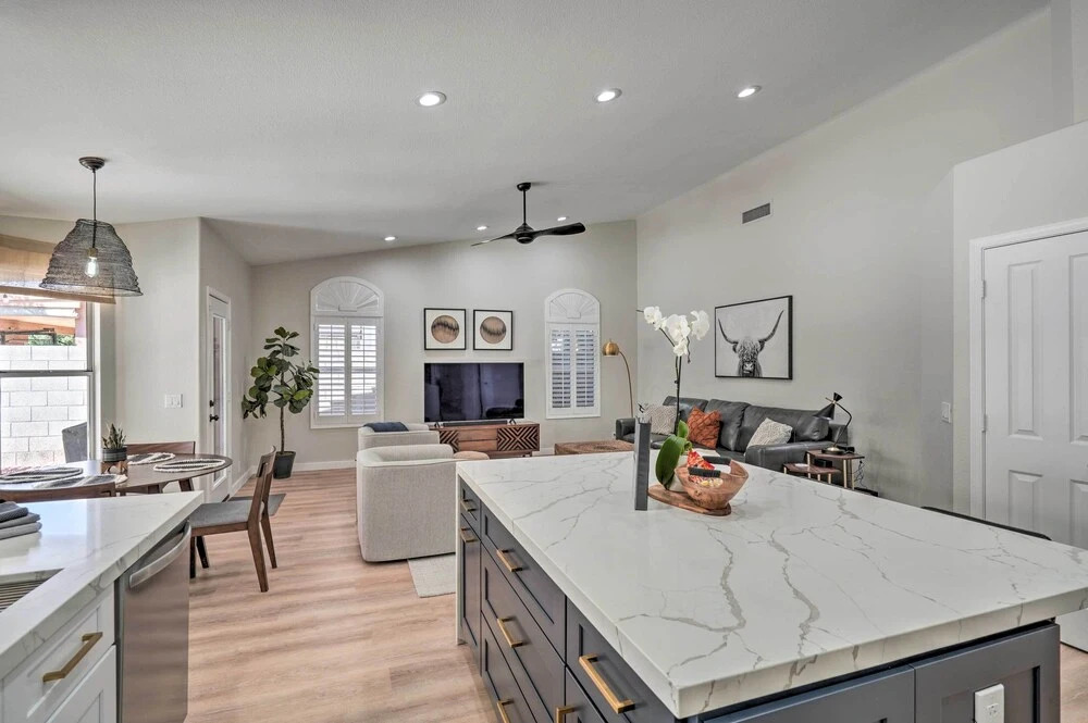 Pool, Putting Green & Furnished Patio: Phoenix Gem