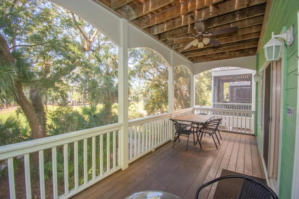 Lovely 2-story, 3-Bd Home, Steps to Marina store and Bonito Boathouse