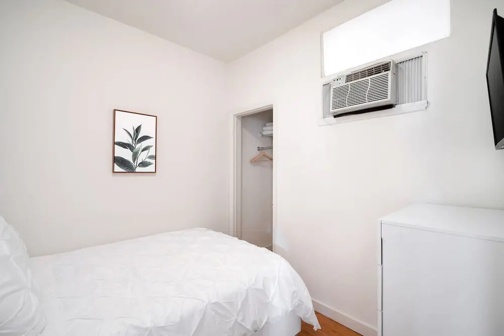 Beautiful 3 Bedroom Unit in Prime Location