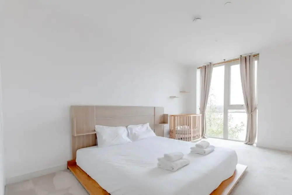 Charm & Convenience 3 Bed Near Excel London