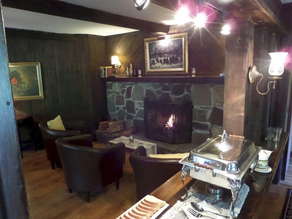 The Lodge At Harrisburg Lake