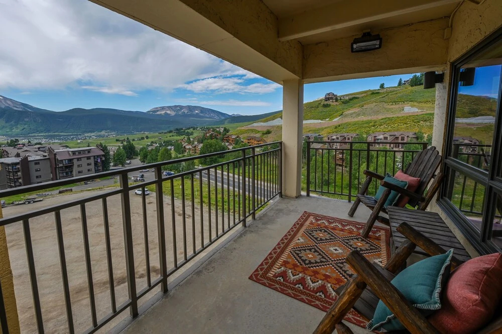 5th Floor 2bd/2ba Condo With Magnificent Views 2 Bedroom Condo by RedAwning