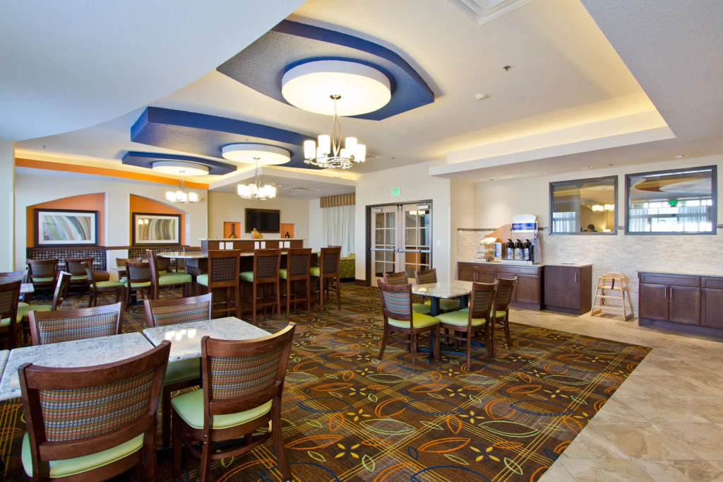 Holiday Inn Express and Suites Denver East Peoria Street by IHG