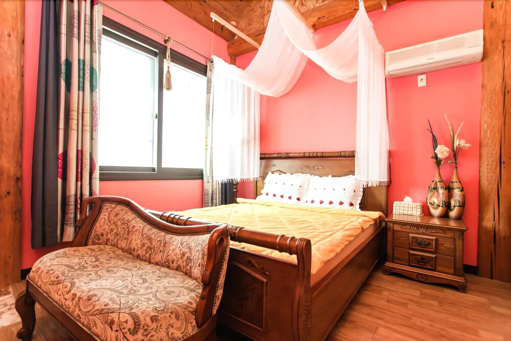Anmyeondo Myoungpoom House Pension