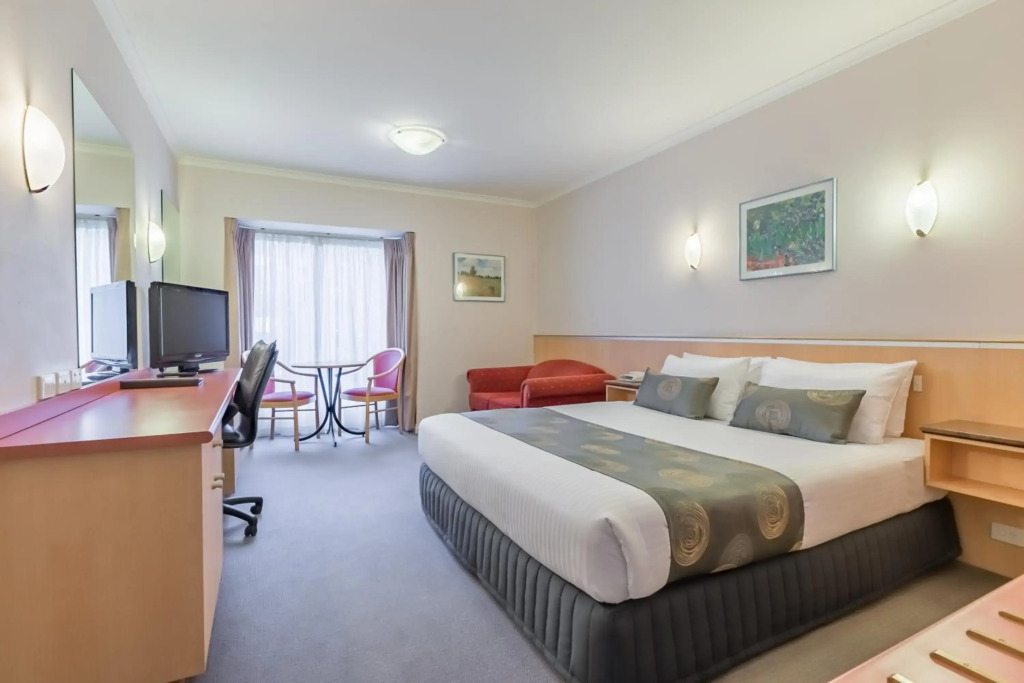 The Waverley International Hotel