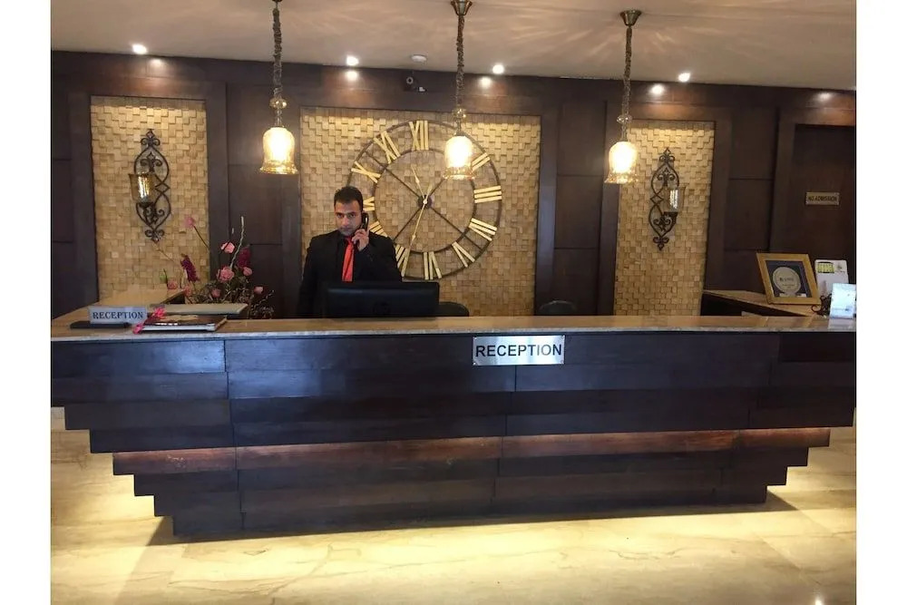 Capital O 9508 Hotel Pine Spring