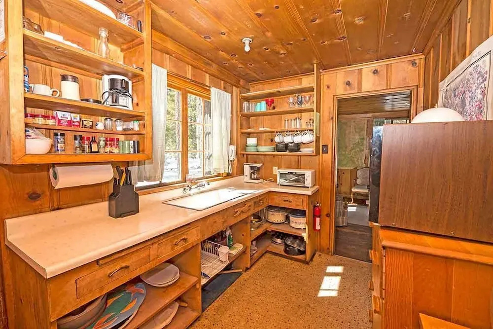 3901 Azure Avenue 2 Bedroom Cabin