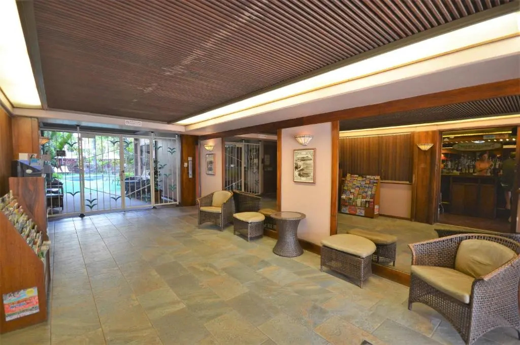 Hawaiian King 501 Studio, Pool and BBQ Grill, Sleeps 4